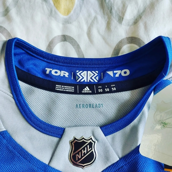 Adidas Toronto Maple Leafs RR Tavares Jersey - Picture 3 of 3